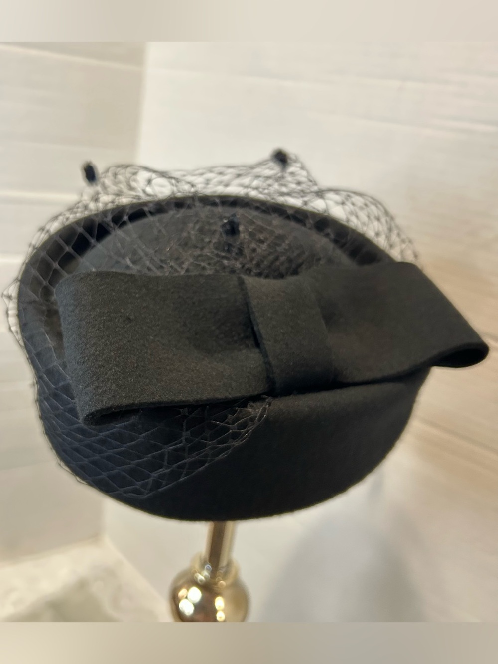 1960s Black Pillbox Hat with bow & Netted Veil Retro Goth Film Noir Femme Fatale - Picture 6 of 10